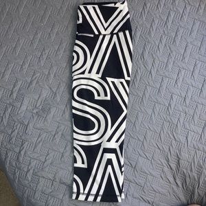 Victoria’s Secret Patterned Cropped Leggings